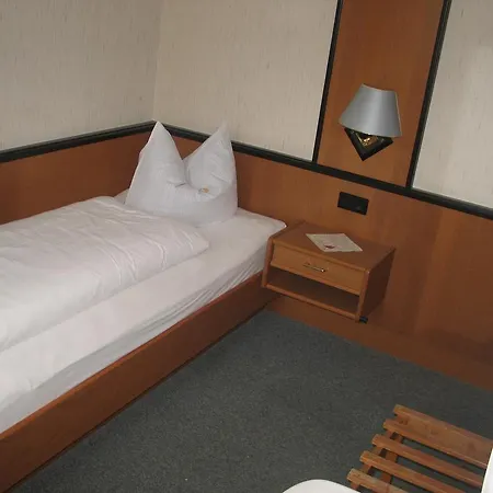 Gasthof-pension Leupold Otel Selbitz